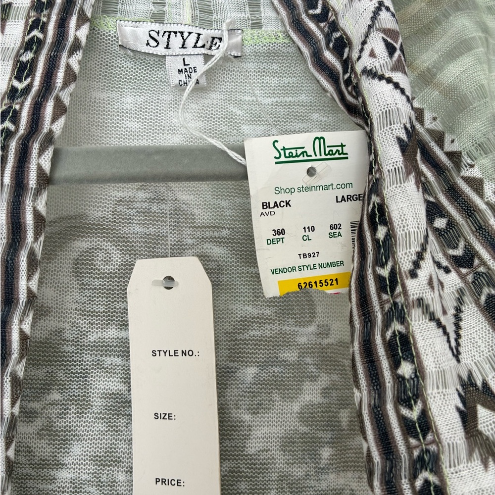 Patterned Cardigan with Geometric Design - Picture 3 of 5